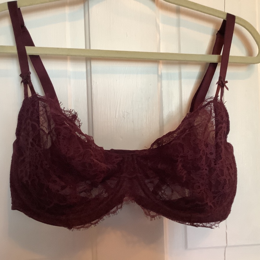 VS lace underwire bra